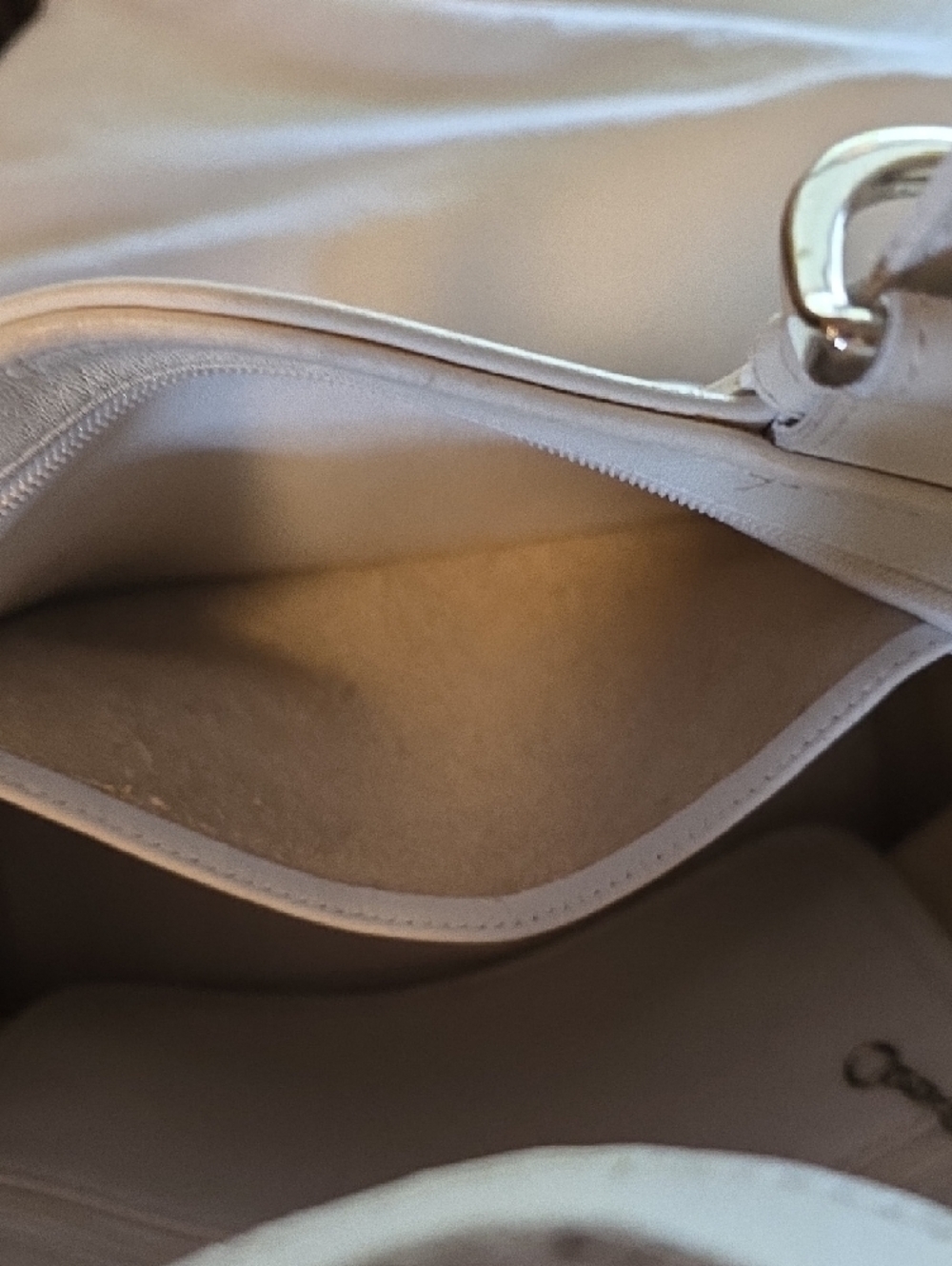 Vintage Coach White Leather Purse - Picture 4 of 10